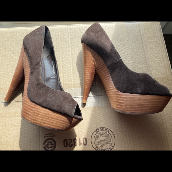 Shoes - Picture 2 of 2